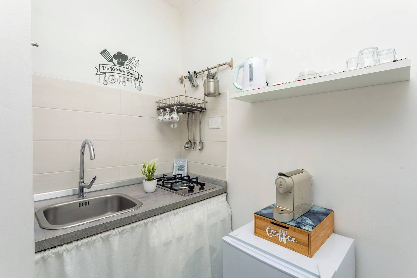 Apartamento entero, Apartamento 'Sicilia Home - Deluxe' con balcón, Wi-Fi y aire acondicionado in Catania, Provincia de Catania