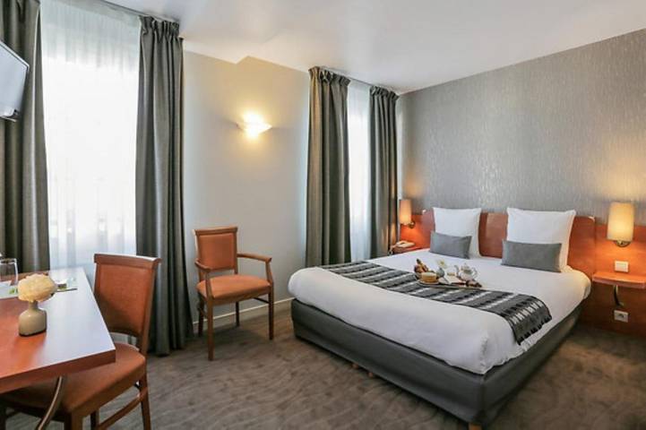 Hôtel pour 2 personnes, avec vue et jardin à Vernantes