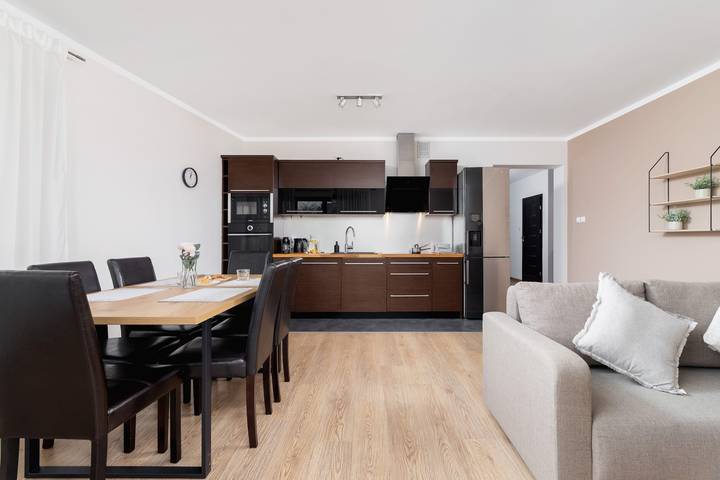 Entire apartment, Stylish Apartment | 2 Bedrooms, Balcony and Parking in Cracow, Lesser Poland