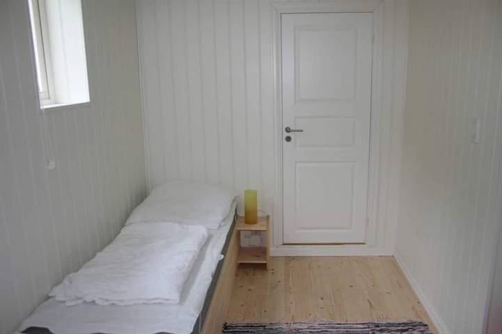 Ganze Wohnung, Gemütliche Ferienwohnung direkt am Fjord in Hyllestad