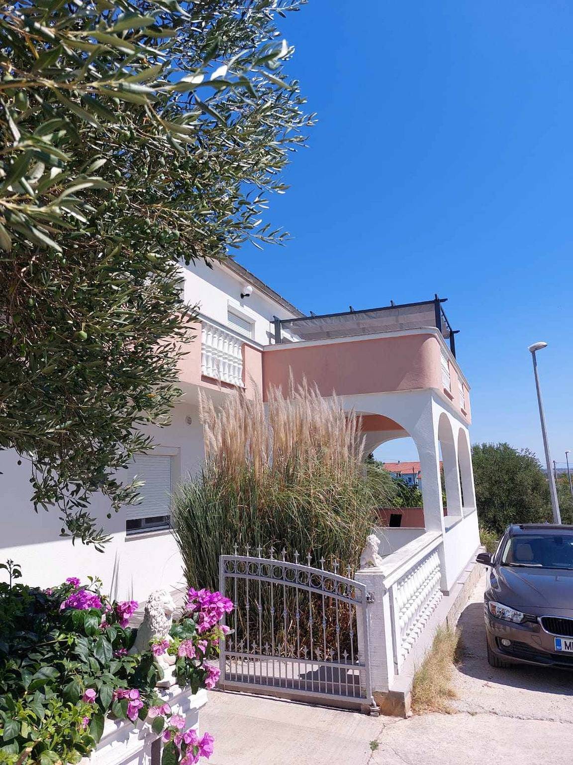 Ganze Wohnung, 2-Zimmer-Ferienwohnung mit Terrasse und Meerblick Kraj, Pasman A-335-a in Ugrinici, Kraj