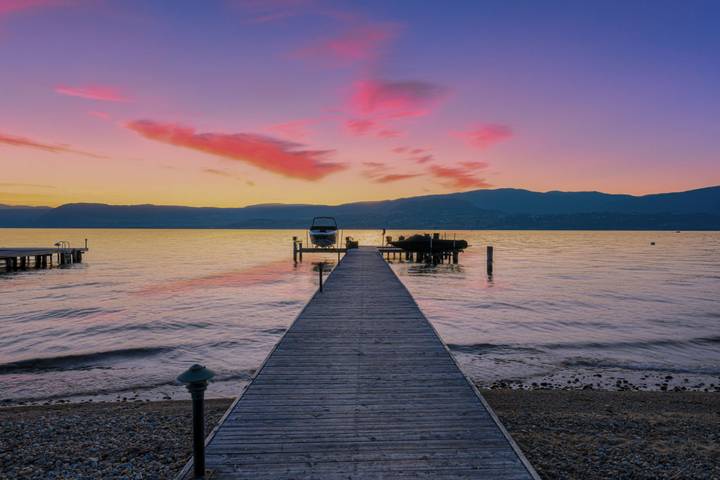 Location de vacances pour 10 personnes, avec piscine ainsi que jardin et vue sur le lac, animaux acceptés à Kelowna - 2