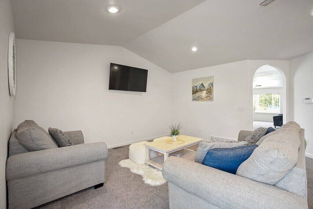 Peaceful Cul-De-Sac Home, 1 Min. Drive To Zoo Mt! in Yellowstone County