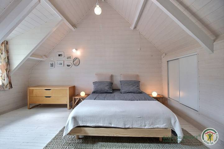 Gîte pour 2 personnes, avec jacuzzi et sauna ainsi que jardin et terrasse