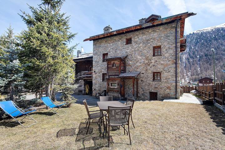 Appartamento 'Lois' con vista montagna, giardino condiviso e Wi-Fi in Livigno, Valtellina