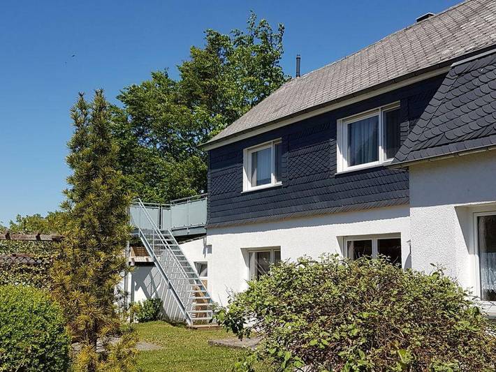 Ferienwohnung für 3 Personen, mit Balkon und Garten in Buch