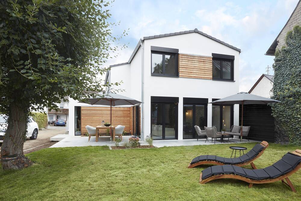 Ferienhaus für 1-12 Personen, mit 4 Schlafzimmern in Mayen, Osteifel