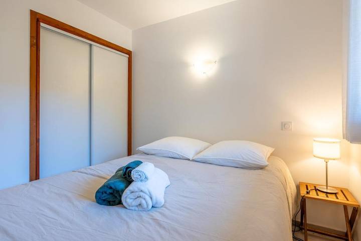 Gîte pour 4 personnes, avec terrasse et vue dans Office De Tourisme De Pole De Thones Val Sulens - 3