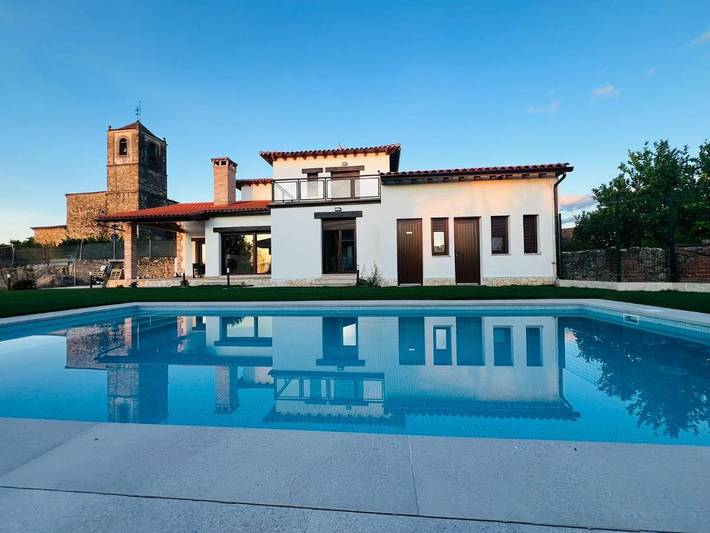 Casa de vacaciones para 8 personas, con jardín además de vistas y piscina, Se admiten mascotas - 1