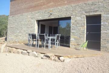 Location de vacances pour 4 personnes, avec jardin et terrasse à Figari