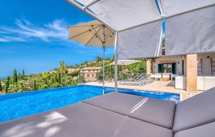 Luxury Sea View Apartment with Terrace and Pool in Galilea, Puigpunyent