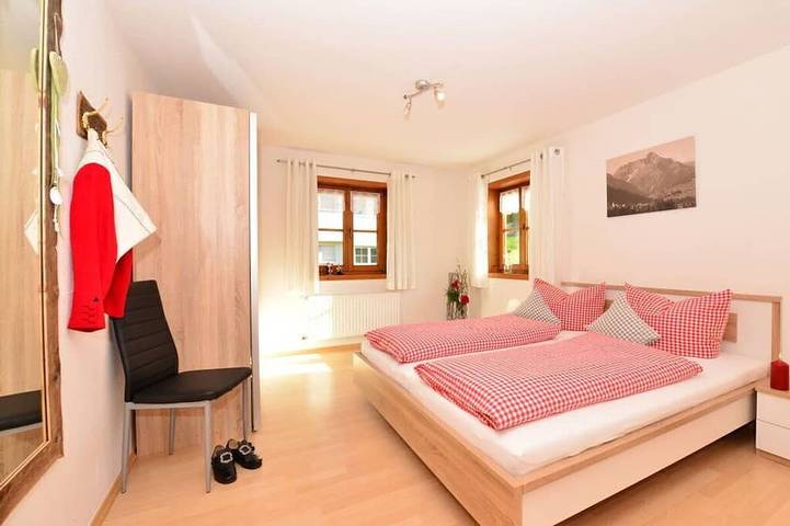 Ferienhaus für 4 Personen, mit Terrasse im Kleinwalsertal - 2