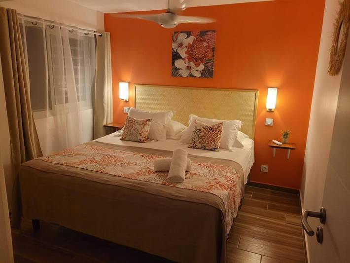 Gîte pour 2 personnes, avec vue et jardin dans Faa'a - 4