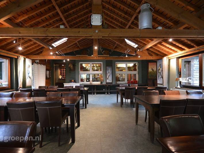 Ferienhaus für 32 Personen, mit Terrasse und Sauna sowie Balkon/Terrasse