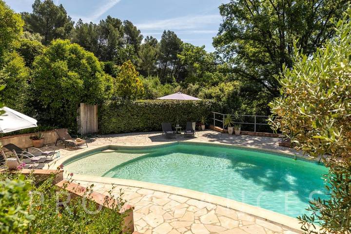 Location de vacances pour 6 personnes, avec piscine et jardin à Draguignan - 4