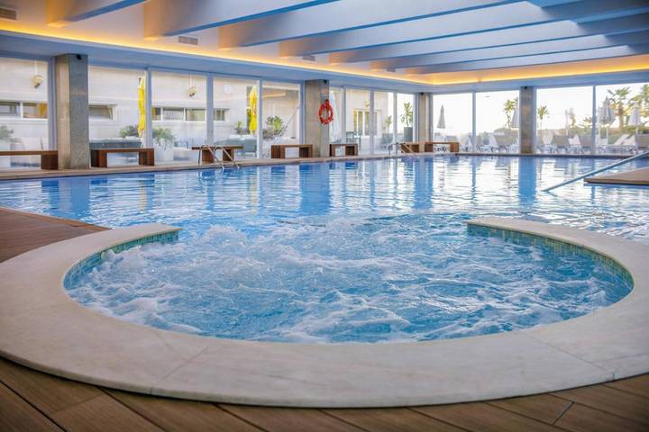 Hotel para 3 pessoas, com piscina e terraço e ainda jacuzzi and sauna em Covilhã