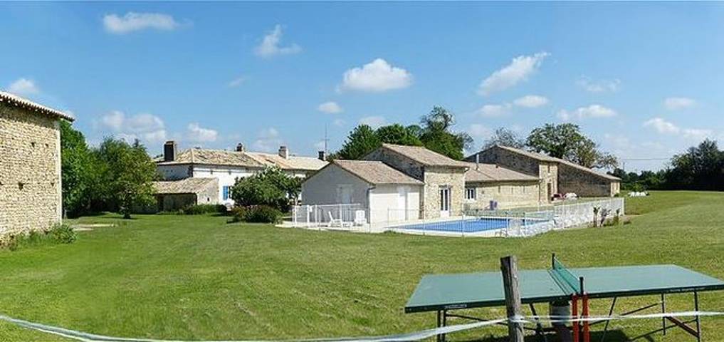 Gîte pour 6 personnes, avec jardin et piscine à Saint-Vincent-la-Châtre