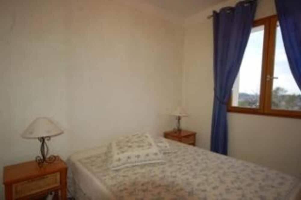 Appartement entier, Gîte dans Mas Provençal in Pernes-les-Fontaines, Parc naturel régional du Mont-Ventoux