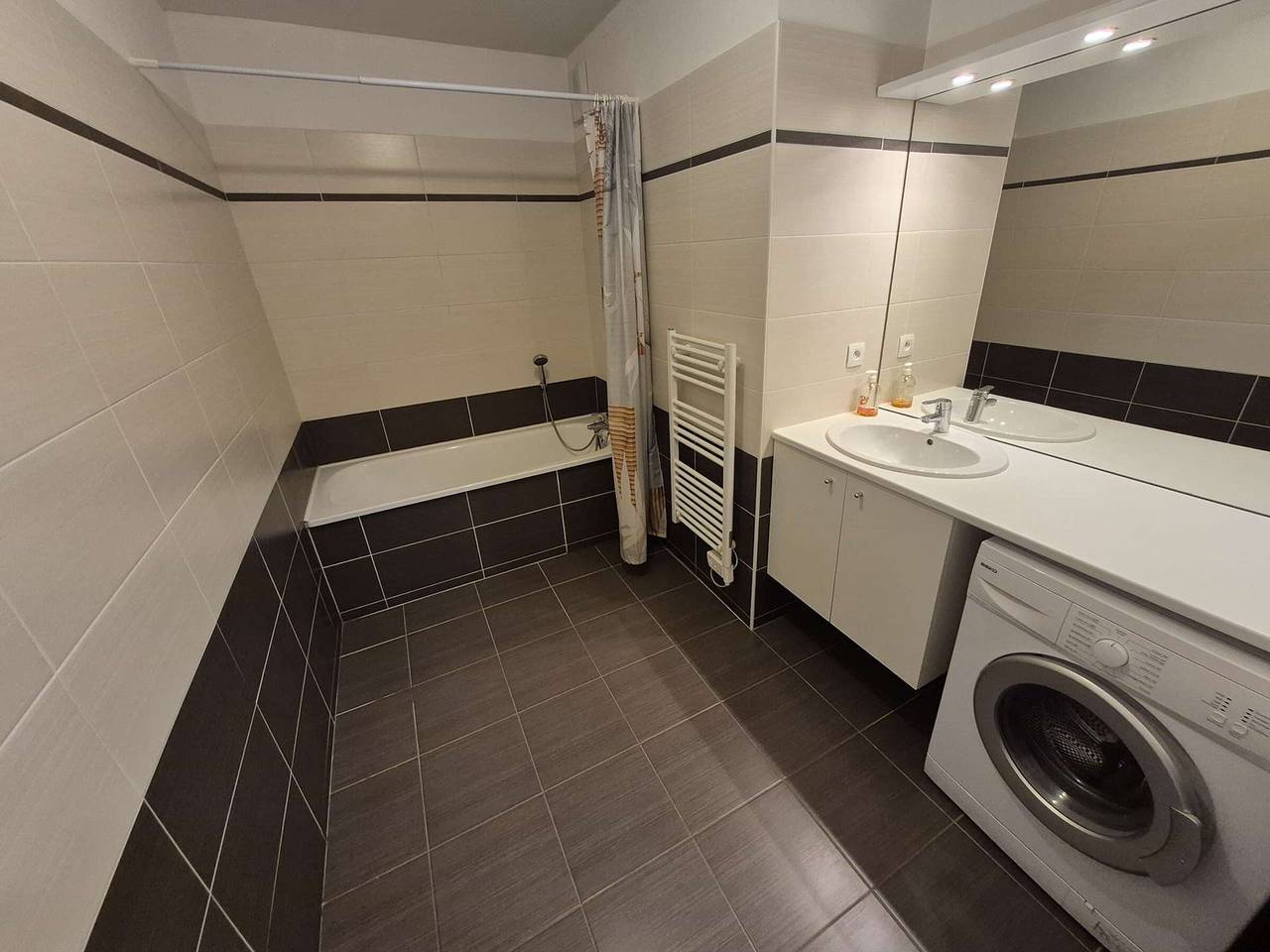 Apartamento entero, Apartamento ideal para familias con terraza, jardín y parking en Berck in Berck Plage, Berck