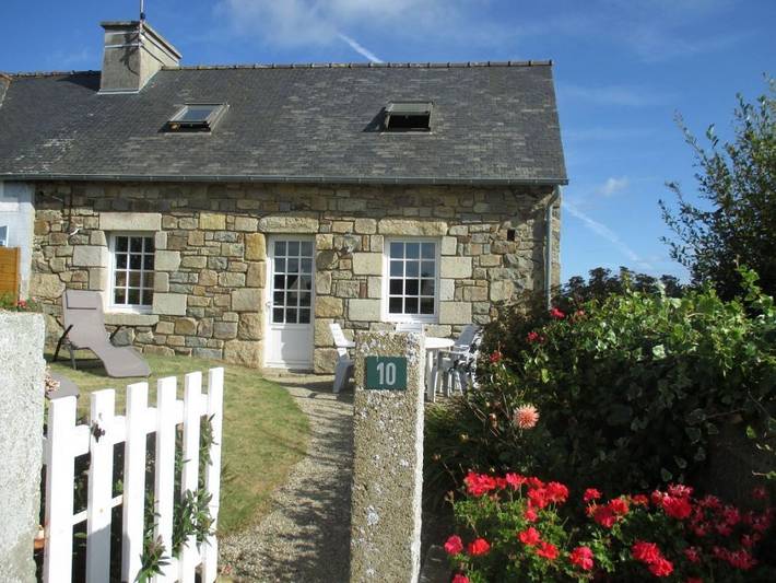 Gîte pour 6 personnes, avec Jardin et Vue à Kerbors