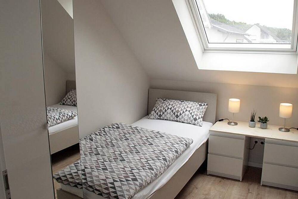 Ganze Wohnung, 4-Bett-Fewo Pellenzblick, Erdgeschoss - Ferienwohnungen Pellenzblick in Laacher See, Nickenich
