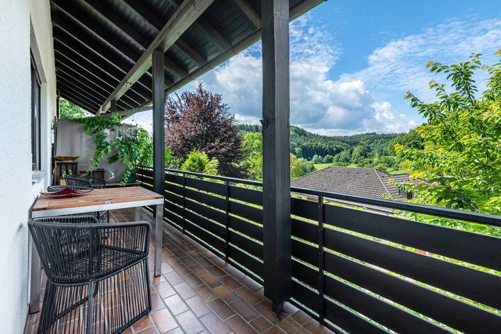 Entire apartment, Holiday Apartment 'Schlossblick' with Private Terrace, Balcony and Wi-Fi in Egloffstein, Frankenalb