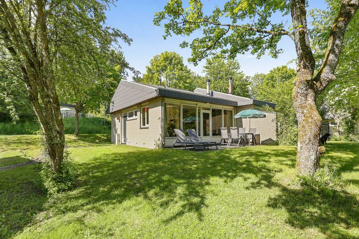 Bungalow für 2 Personen, mit Balkon/Terrasse und Terrasse sowie Sauna in Kell am See