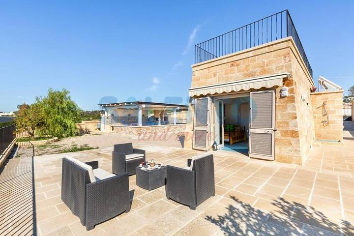 Ferienhaus für 6 Personen, mit Ausblick und Pool sowie Garten in Torre Vado - 2