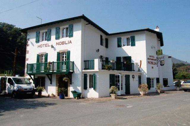 Hôtel pour 6 personnes, avec terrasse à Bidarray - 2