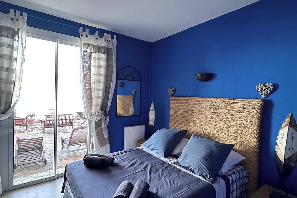 Rare! This summer, enjoy a \"Waterfront\" family home in Sagone... in Sagone, Coggia