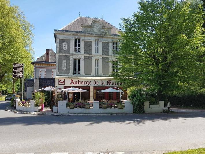 Hôtel pour 4 personnes, avec terrasse à Arnac-Pompadour - 2