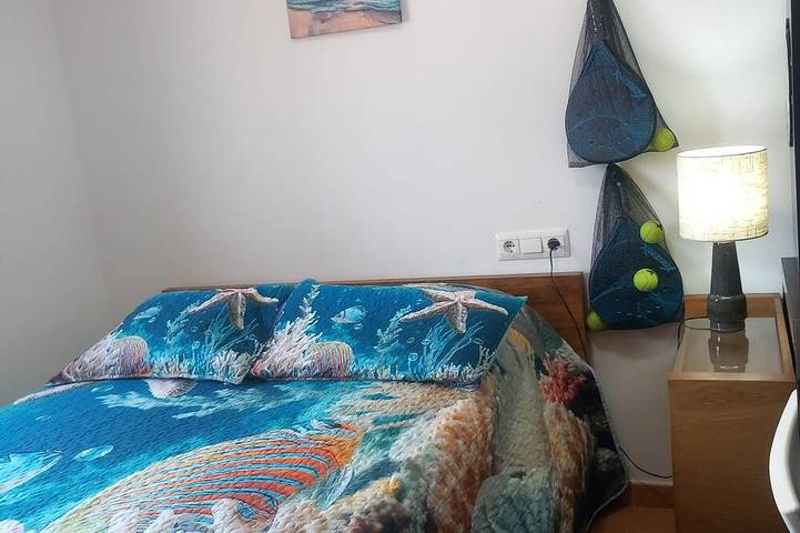 Chalet adosado de 3 dormitorios con piscina y pista de pádel in Lepe, Costa de la Luz