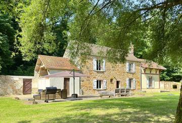 Gîte pour 10 personnes, avec terrasse à La Chapelle-Rablais