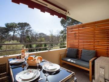 Gîte pour 4 personnes, avec bassin pour enfant ainsi que jardin et terrasse dans Parc de Vaugrenier