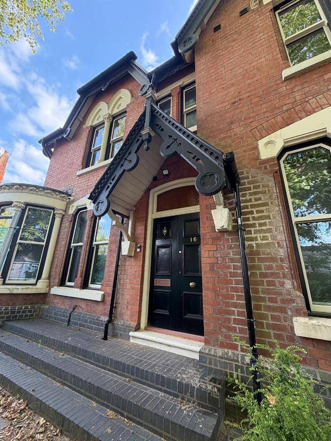 Holiday rental for 12 people, with Garden in Walsall