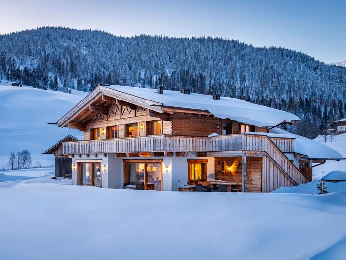 Ferienwohnung für 10 Personen, mit Garten und Sauna sowie Ausblick in Maria Alm