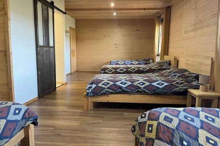 Renovated 160m² Comtoise farmhouse in the countryside in Laviron, Französischer Jura