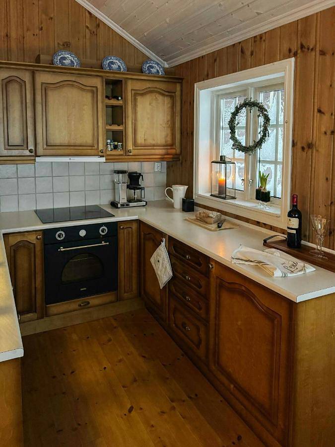 Panoramic Cabin With Fjord Views In Valldal in Linge, Norddal