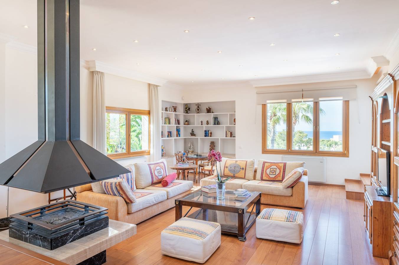 Villa "Quesada" Close to the Beach with Pool, Garden & Wi-Fi in Peguera, Calvià