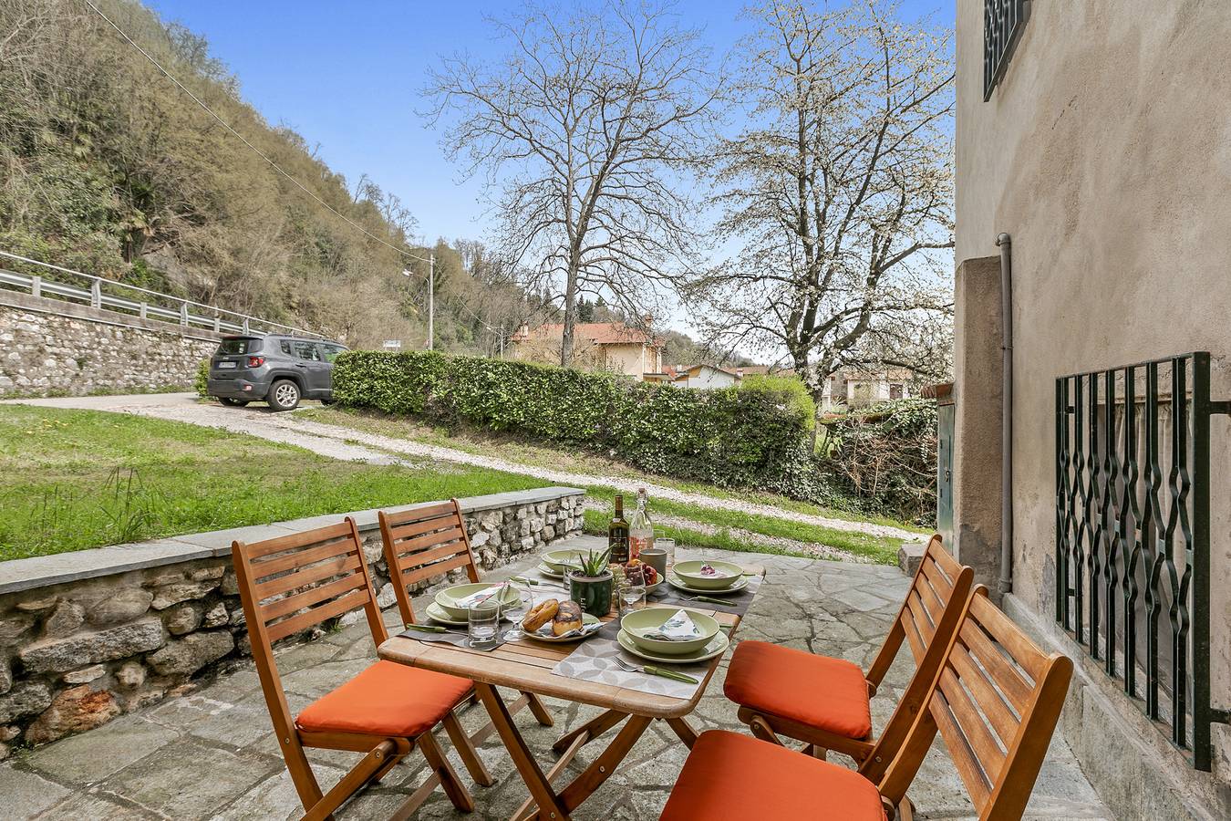 La Maison Du Lac  50 meters from lake in Cantone (Monvalle), Monvalle