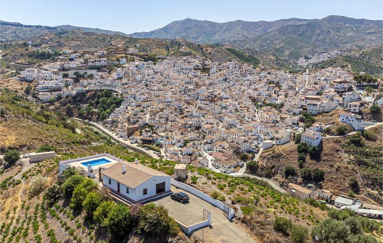 Vakantiehuis voor 9 personen, met Terras en Zwembad in Almáchar