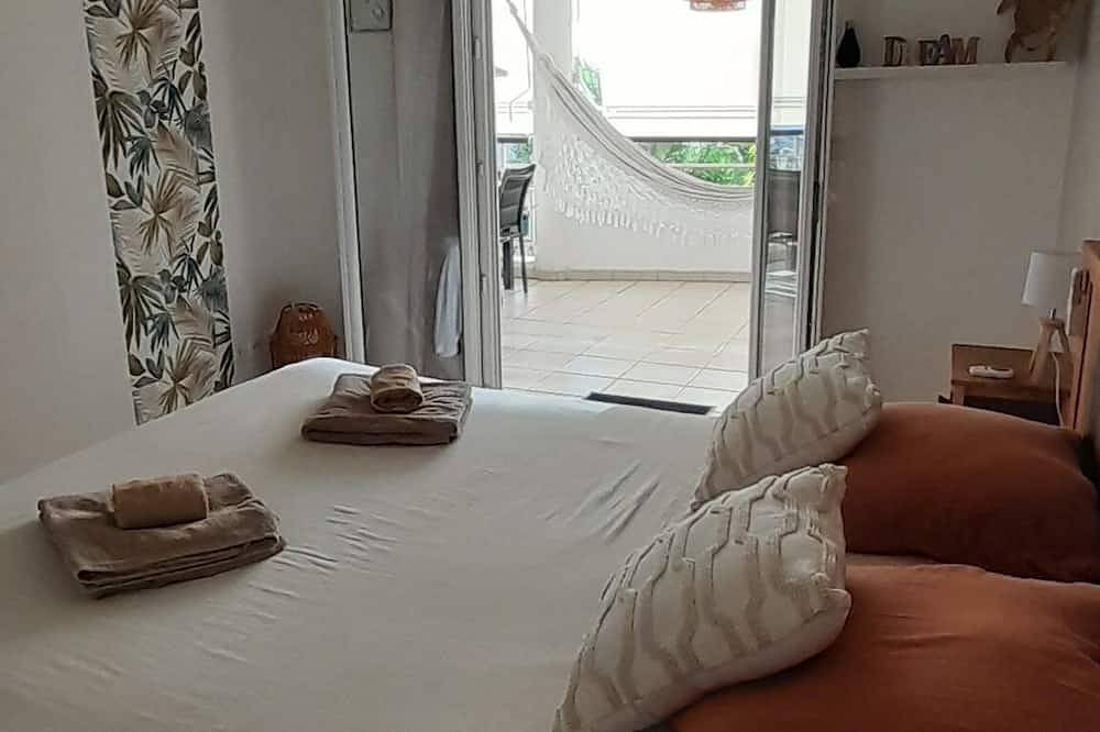Entire apartment, Pleasant apartment with sea view in Les Trois-Îlets, Martinique