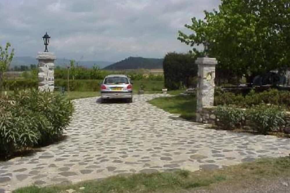 Ganze Wohnung, Rochecolombe: Ferienwohnung - Rochecolombe in Rochecolombe, Ardèche