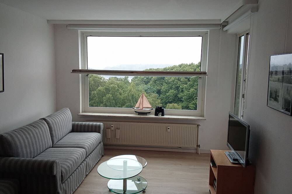 Ganze Wohnung, Seeblick Apartment  direkt neben der Schwimmhalle,  Tierfreundlich in Plön, Plön (Stadt)