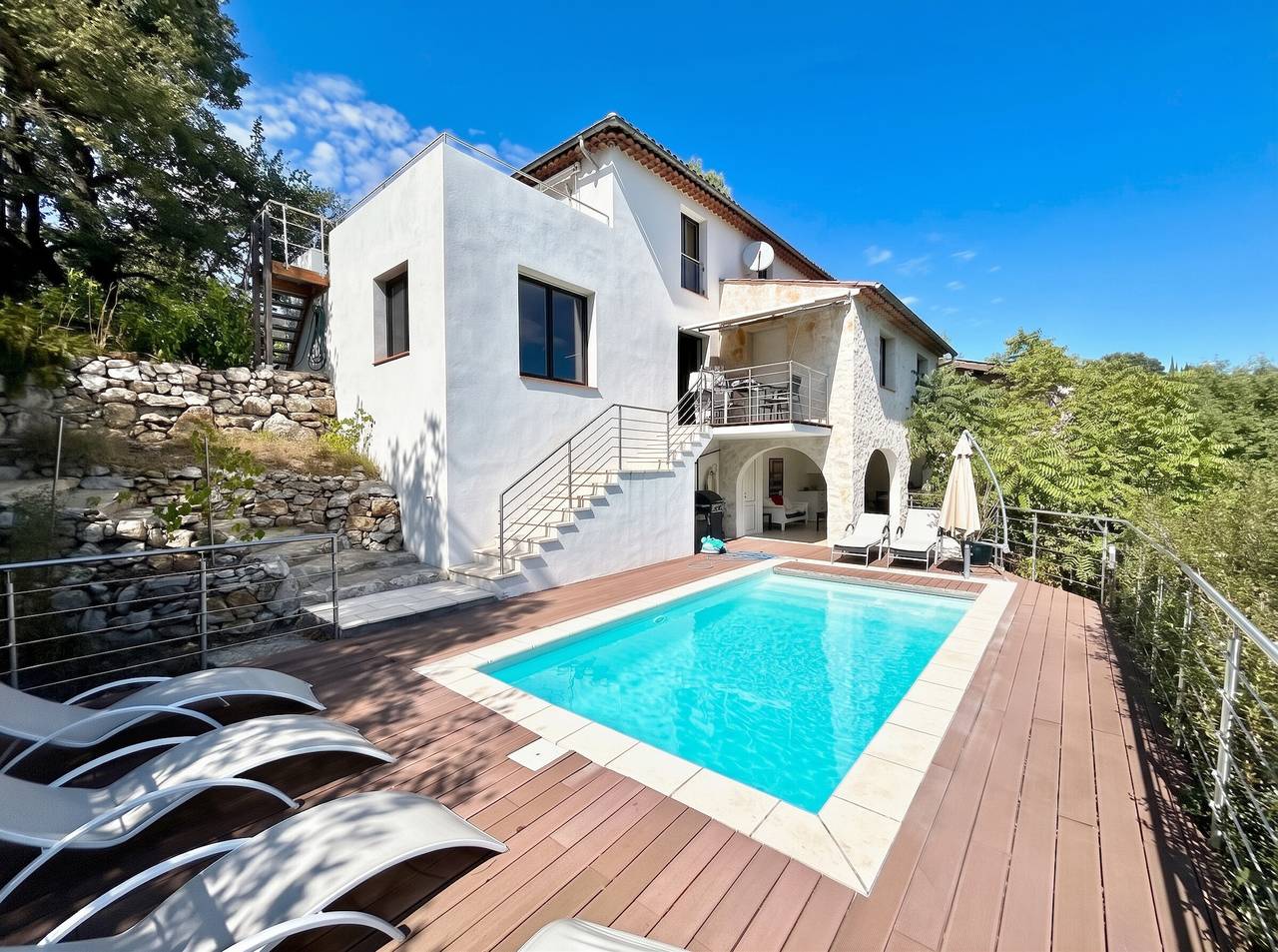 Appartement entier, Appartement Saint-Jeannet 60 m² piscine in Saint-Jeannet, Côte méditerranéenne (France)
