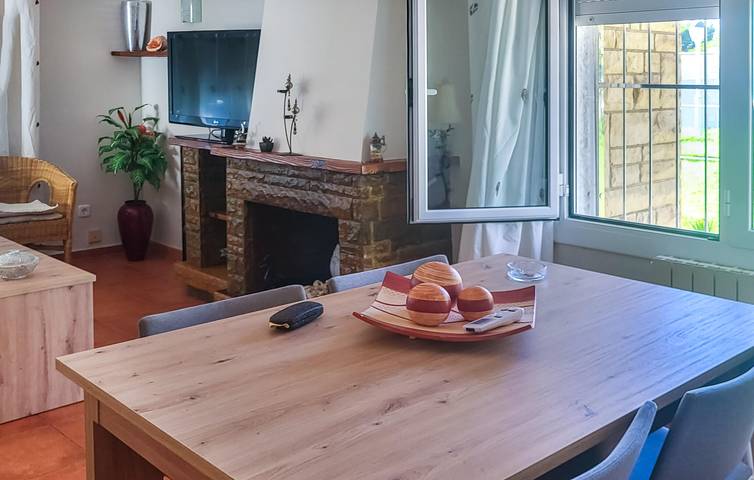 Location de vacances pour 6 personnes, avec terrasse ainsi que piscine et jardin, animaux acceptés à El Vendrell - 4