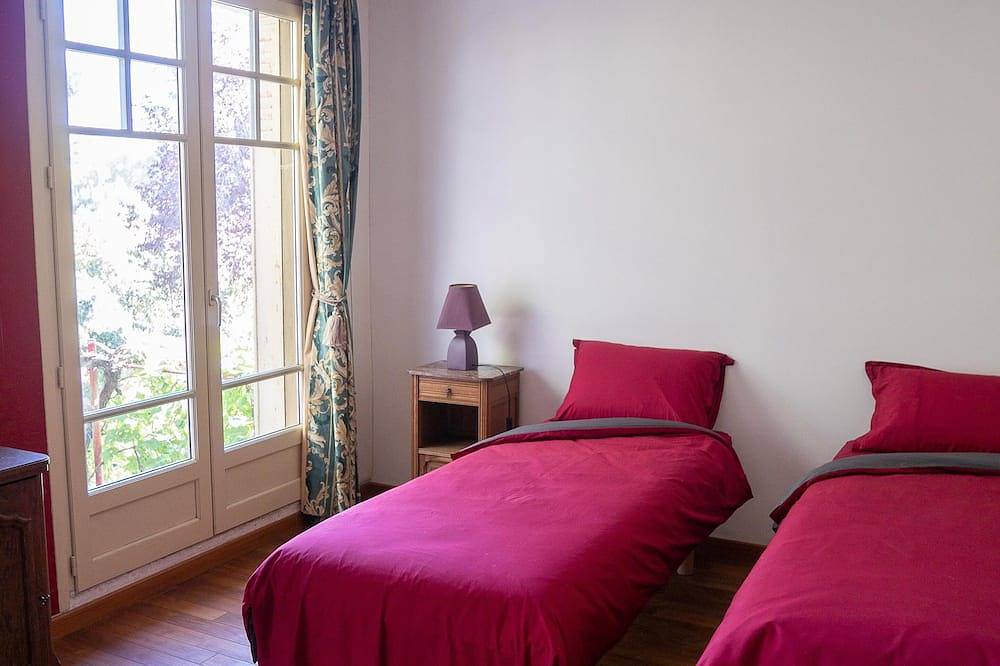 Entire apartment, Charming apartment near the Fontainebleau forest in Chailly-en-Bière, Parc naturel régional du Gâtinais français