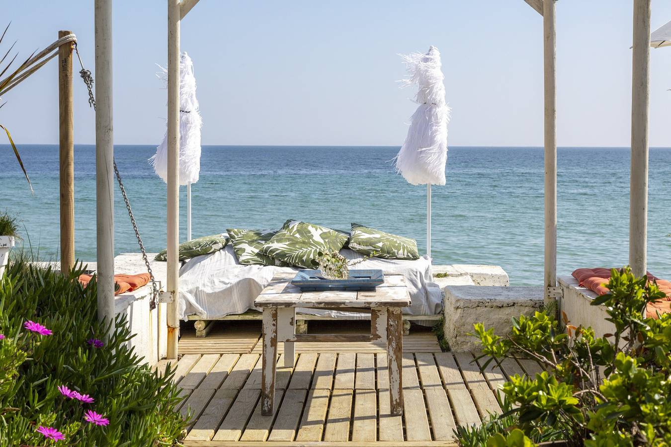 Villa 'Con Vistas al Mar Increíbles', a pie de playa, terraza privada y Wi-Fi in Loctudy, Region de Quimper