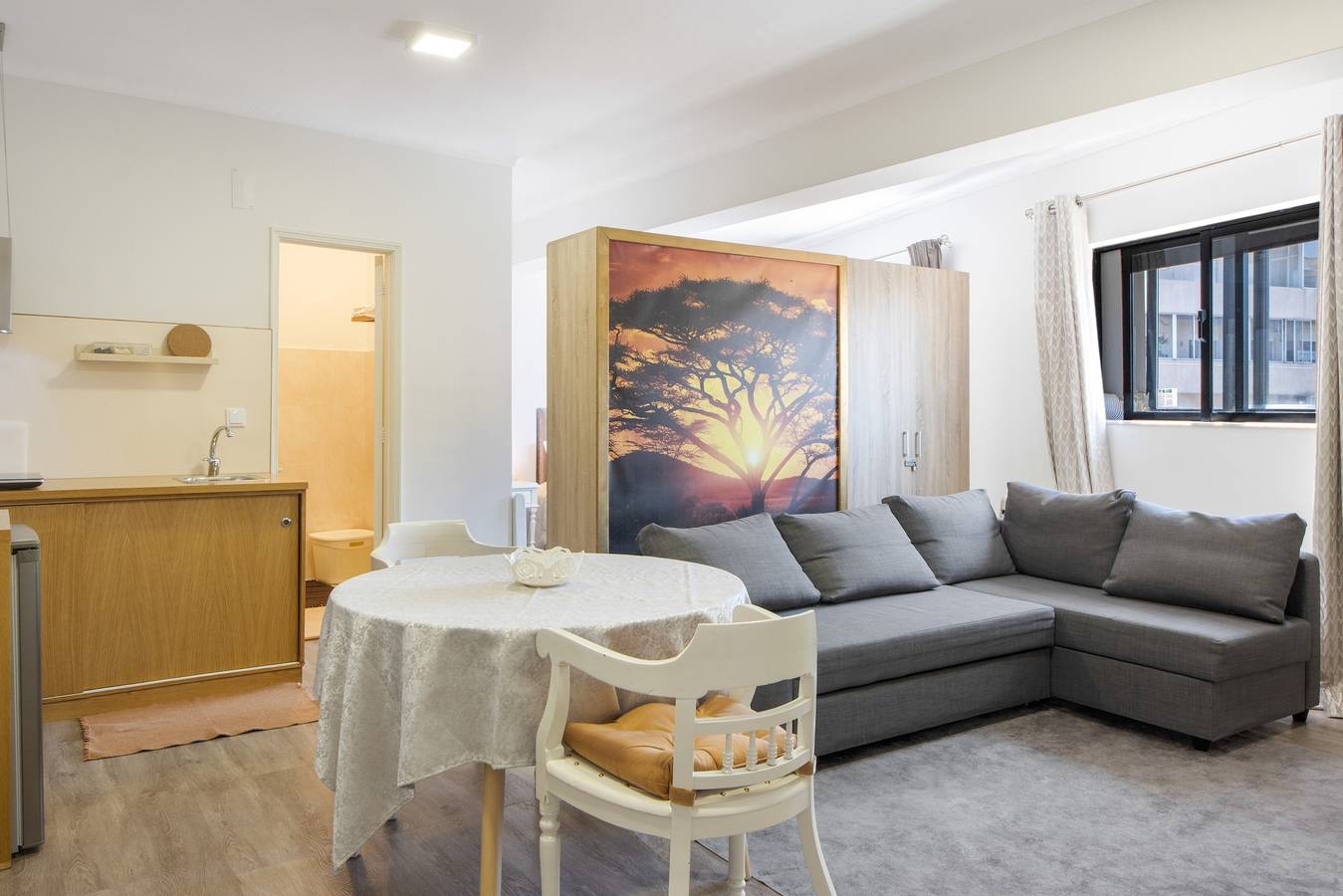 Entire apartment, Apartment 'Praça Al T1' with Mountain View, Wi-Fi and Air Conditioning in São João da Madeira, Aveiro District