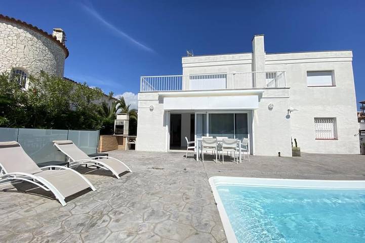 Chalet pour 8 personnes, avec jardin à Roses